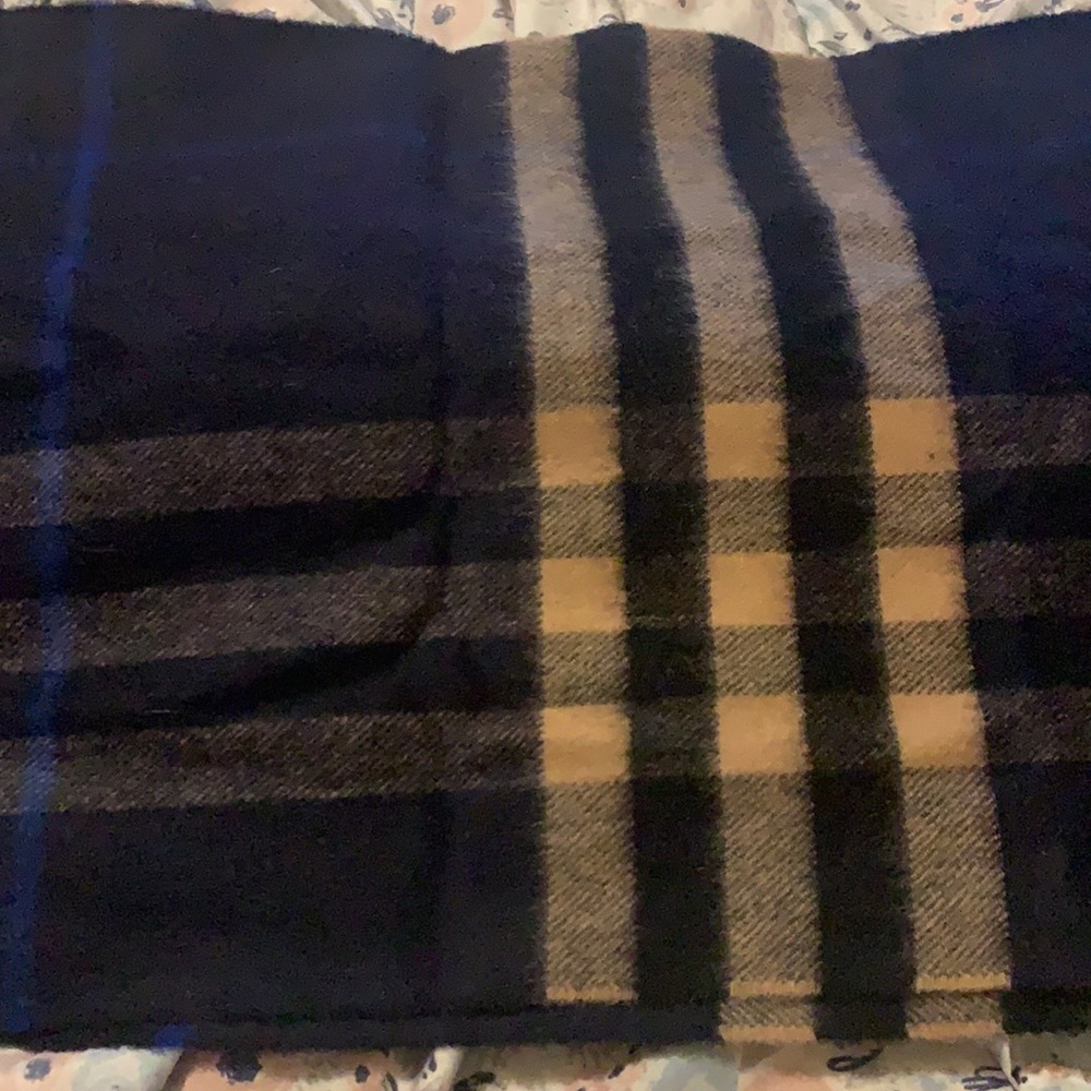 Designer scarf - Picture 2 of 4